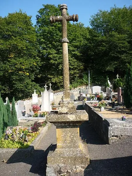Foto von Friedhofskreuz - Sebleouf - © Creative Commons (https://creativecommons.org/licenses/by-sa/4.0/deed.fr)