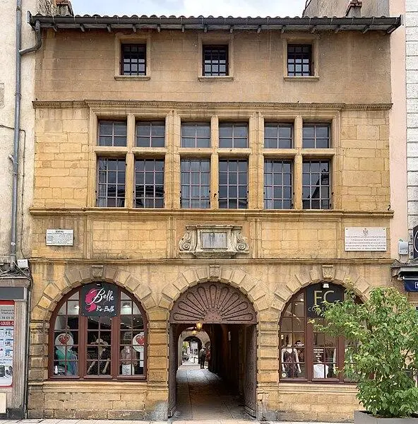 Photo de Hôtel de ville - Chabe01 - © Creative Commons (https://creativecommons.org/licenses/by-sa/4.0/deed.fr)