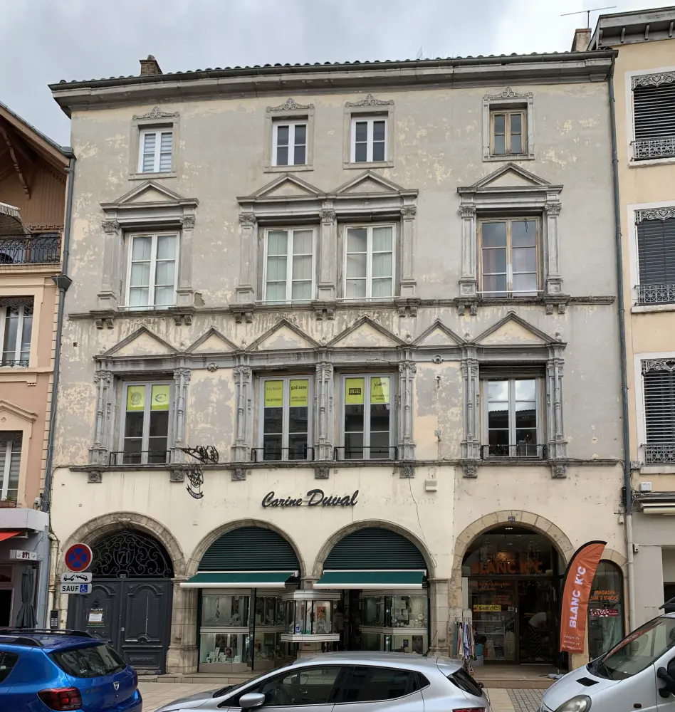 Foto di Edificio - Sous licence Creative Commons (https://creativecommons.org/licenses/by-sa/4.0/deed.fr) - Par Chabe01 - © Creative Commons (https://creativecommons.org/licenses/by-sa/4.0/deed.fr)