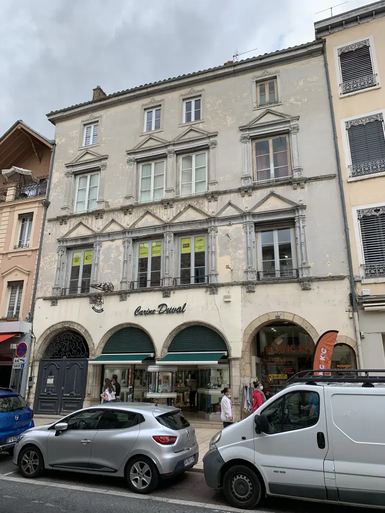 Foto di Edificio - Sous licence Creative Commons (https://creativecommons.org/licenses/by-sa/4.0/deed.fr) - Par Chabe01 - © Creative Commons (https://creativecommons.org/licenses/by-sa/4.0/deed.fr)