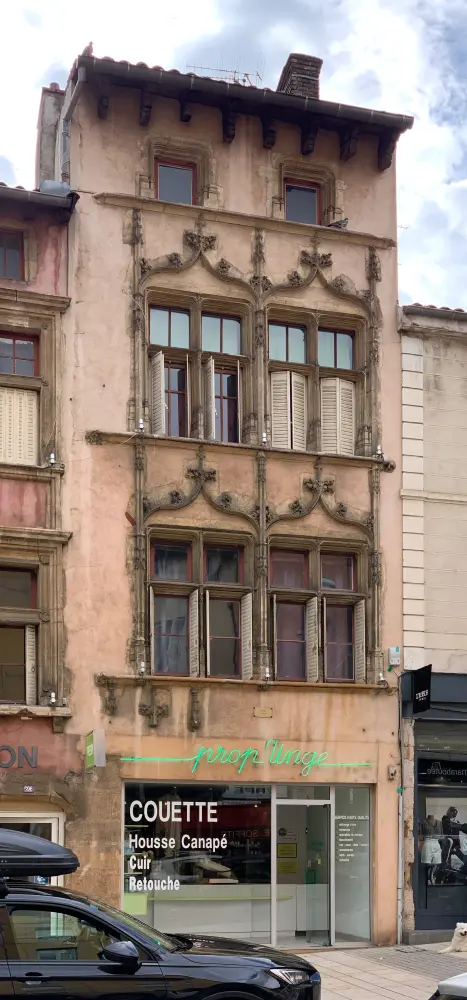 Foto di Edificio - Sous licence Creative Commons (https://creativecommons.org/licenses/by-sa/4.0/deed.fr) - Par Chabe01 - © Creative Commons (https://creativecommons.org/licenses/by-sa/4.0/deed.fr)