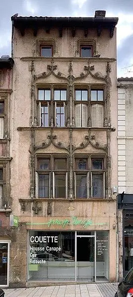 Photo de Immeuble - Chabe01 - © Creative Commons (https://creativecommons.org/licenses/by-sa/4.0/deed.fr)