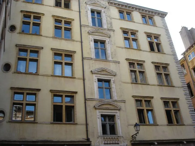 Foto von Gebäude - Nouill - © Creative Commons (https://creativecommons.org/licenses/by-sa/4.0/deed.fr)