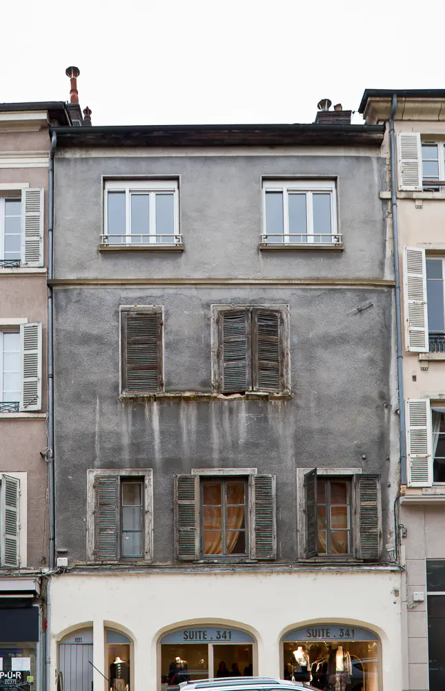 Foto de Edificio - Sous licence Creative Commons (https://creativecommons.org/licenses/by-sa/4.0/deed.fr) - Par Blue 439 - © Creative Commons (https://creativecommons.org/licenses/by-sa/4.0/deed.fr)