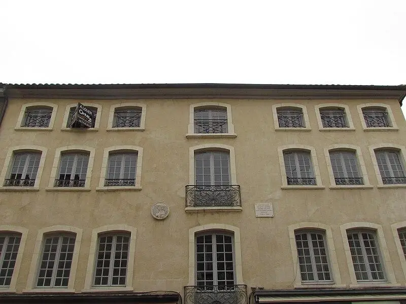 Photo de Immeuble - Nesme - © Creative Commons (https://creativecommons.org/licenses/by-sa/4.0/deed.fr)