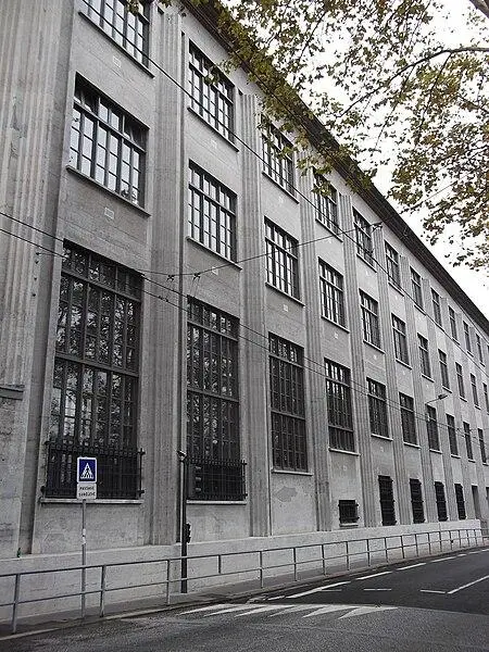 Foto von Ehemalige Webschule, derzeit technische technische Lycée - Dashiell - © Creative Commons (https://creativecommons.org/licenses/by-sa/4.0/deed.fr)