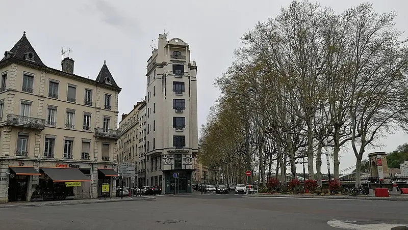 Foto de Edificio - Bondex6930 - © Creative Commons (https://creativecommons.org/licenses/by-sa/4.0/deed.fr)