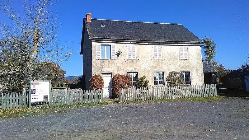 Picture of School of Signaze - Sancta floris - © Creative Commons (https://creativecommons.org/licenses/by-sa/4.0/deed.fr)