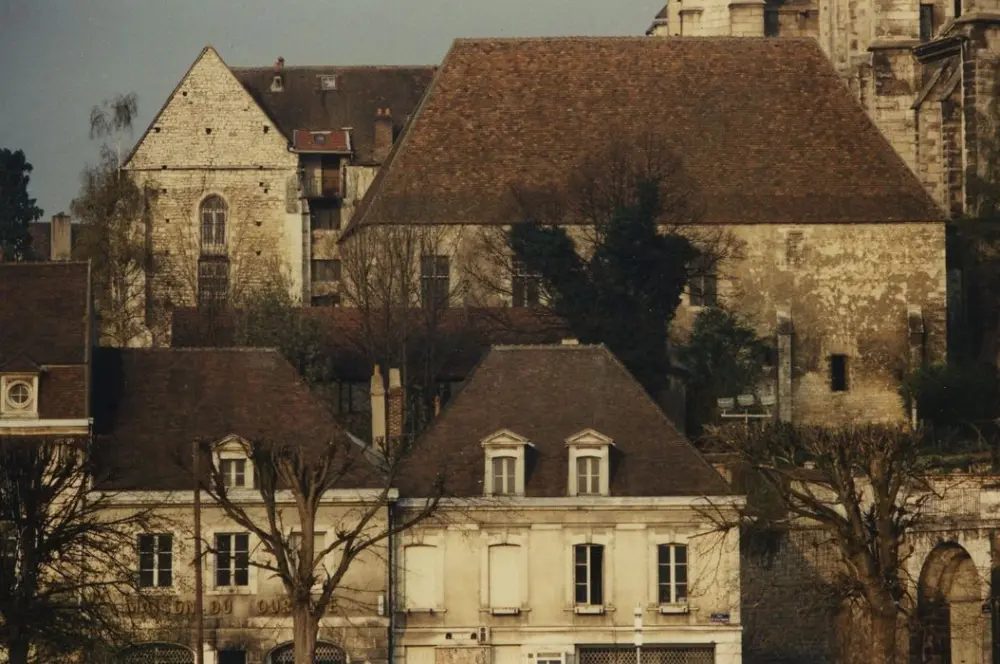 Photo de Ancien ensemble canonial - POP Plateforme Ouverte du Patrimoine / Base Mérimée - © Ministère de la Culture (France), Médiathèque du patrimoine et de la photographie, tous droits réservés