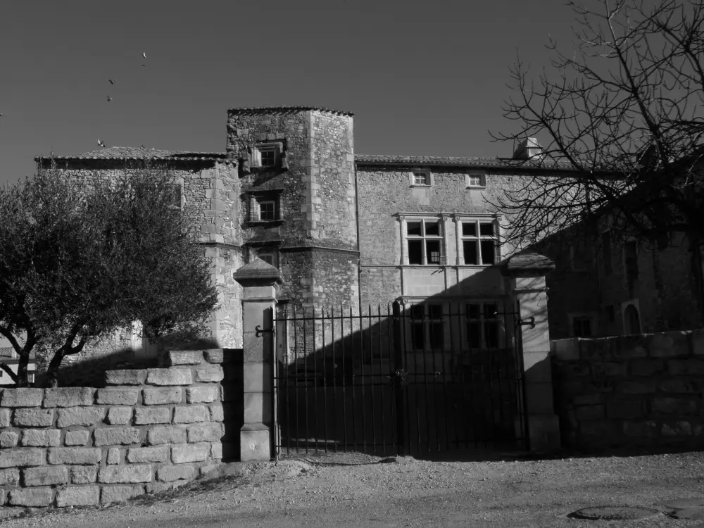 Foto von Schloss - Sous licence Creative Commons (https://creativecommons.org/licenses/by-sa/4.0/deed.fr) - Par Ravenclaw - © Creative Commons (https://creativecommons.org/licenses/by-sa/4.0/deed.fr)