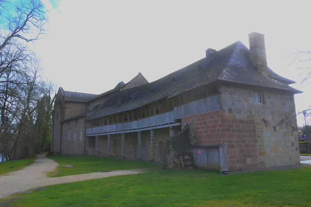 Foto de Edificios del antiguo Priorato de Saint-Xantin, conocido como ex presbiterio - Sous licence Creative Commons (https://creativecommons.org/licenses/by-sa/4.0/deed.fr) - Par Marianne Casamance - © Creative Commons (https://creativecommons.org/licenses/by-sa/4.0/deed.fr)