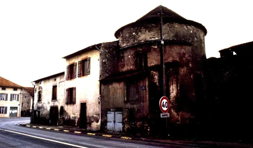 Foto di Castello - POP Plateforme Ouverte du Patrimoine / Base Mérimée - © Ministère de la Culture (France), Médiathèque du patrimoine et de la photographie, tous droits réservés
