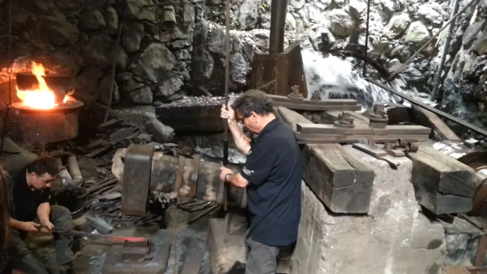 Picture of Catalan forge - Sous licence Creative Commons (https://creativecommons.org/licenses/by-sa/4.0/deed.fr) - Par HelenePETIT - © Creative Commons (https://creativecommons.org/licenses/by-sa/4.0/deed.fr)