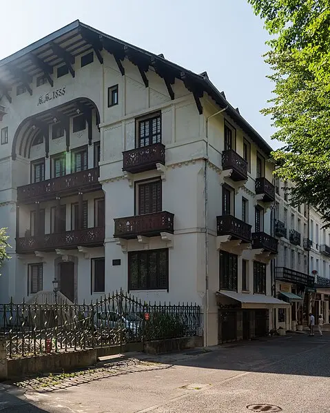 Foto de Chalets espontados - Tournasol7 - © Creative Commons (https://creativecommons.org/licenses/by-sa/4.0/deed.fr)