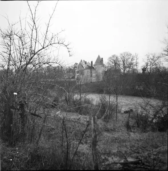 Picture of Castle - POP Plateforme Ouverte du Patrimoine / Base Mérimée - © Ministère de la Culture (France), Médiathèque du patrimoine et de la photographie, diffusion RMN-GP