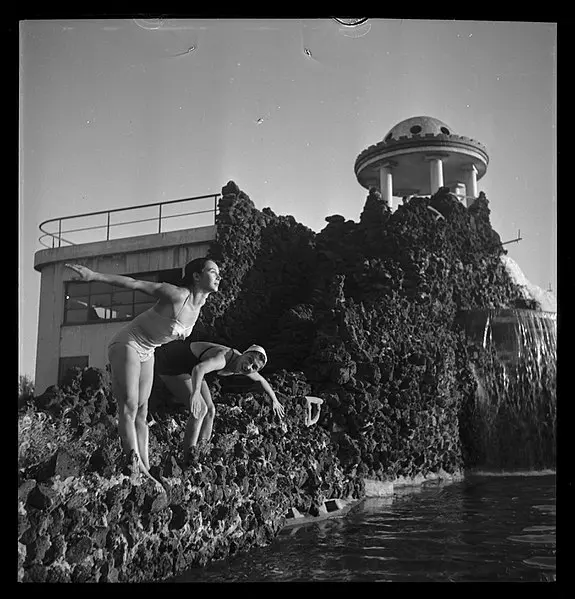 Picture of Alfred Nakache municipal swimming pool - Auteur inconnu - © Creative Commons (https://creativecommons.org/licenses/by-sa/4.0/deed.fr)