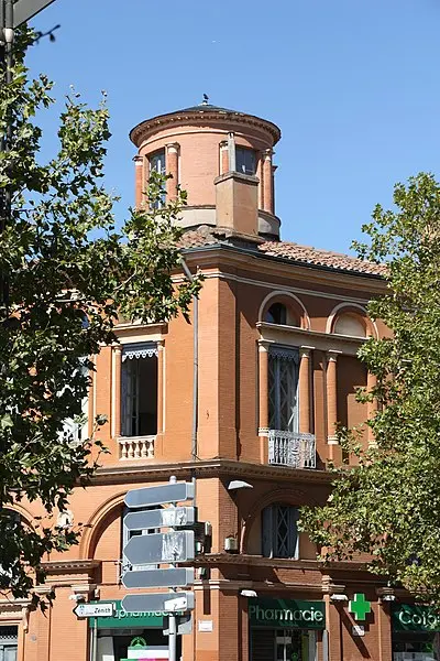 Foto di Edificio - FredTLS - © Creative Commons (https://creativecommons.org/licenses/by-sa/4.0/deed.fr)