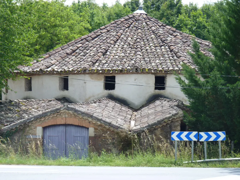 Foto di Azienda agricola - Sous licence Creative Commons (https://creativecommons.org/licenses/by-sa/4.0/deed.fr) - Par Don-vip - © Creative Commons (https://creativecommons.org/licenses/by-sa/4.0/deed.fr)