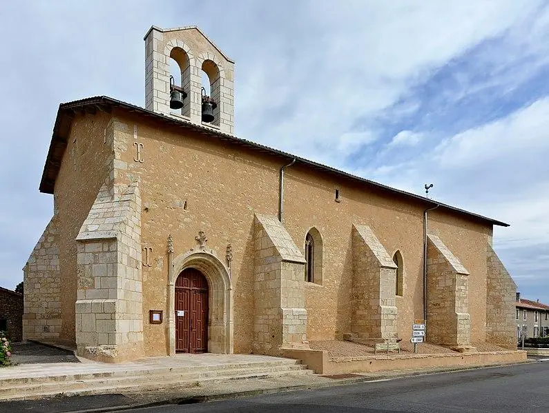 Picture of Saint-Pierre Church - JLPC - © Creative Commons (https://creativecommons.org/licenses/by-sa/4.0/deed.fr)