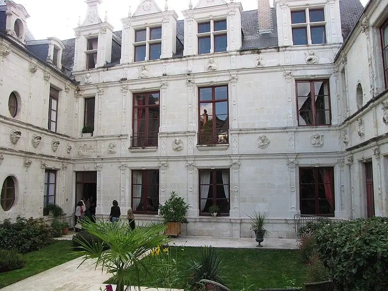 Picture of Hotel des Sibylles - Victor-Emmanuel Duc - © Creative Commons (https://creativecommons.org/licenses/by-sa/4.0/deed.fr)