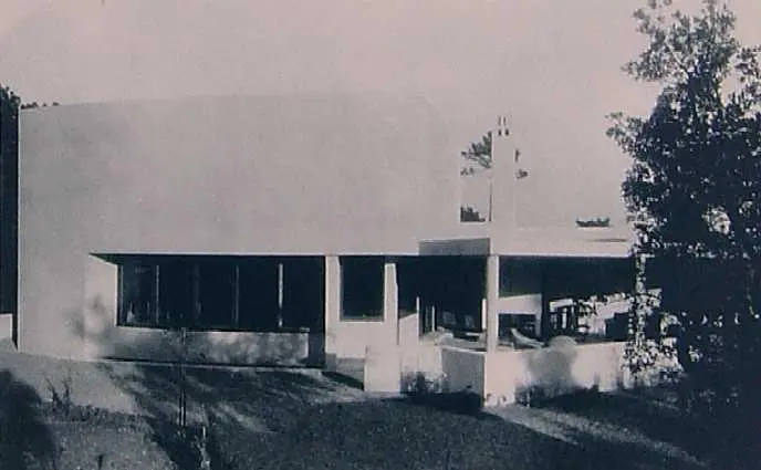 Foto di Beauvallon Golf Clubhouse - Auteur inconnuUnknown author - © Creative Commons (https://creativecommons.org/licenses/by-sa/4.0/deed.fr)