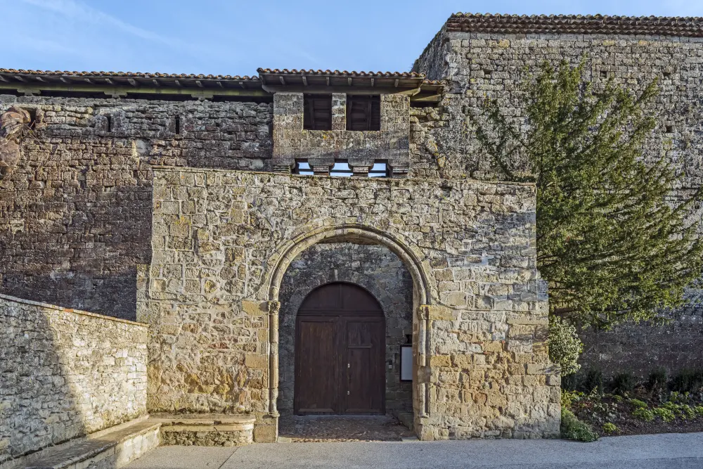 Foto di Castello - Sous licence Creative Commons (https://creativecommons.org/licenses/by-sa/4.0/deed.fr) - Par Archaeodontosaurus - © Creative Commons (https://creativecommons.org/licenses/by-sa/4.0/deed.fr)