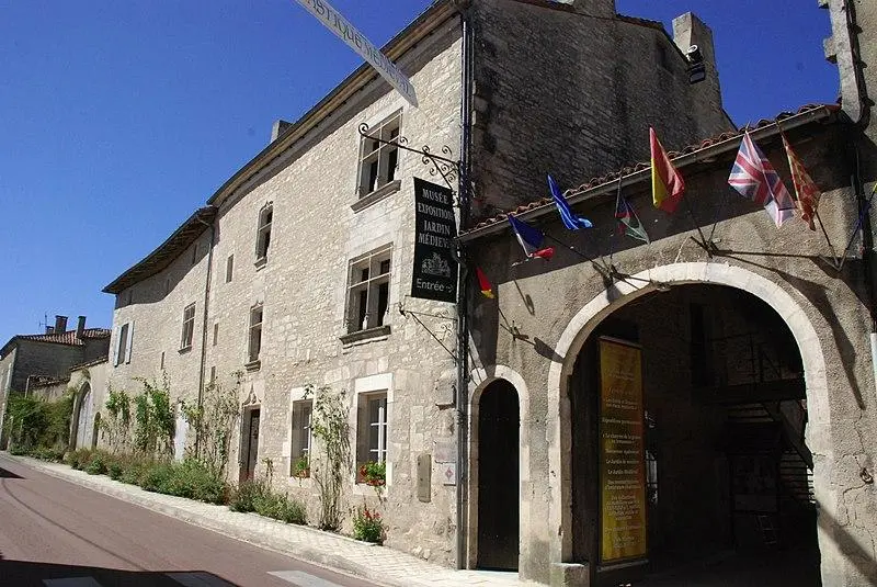 Foto von Haus des 15. Jahrhunderts, bekannt als Logis de Marguerite de Valois - JarnaQuais - © Creative Commons (https://creativecommons.org/licenses/by-sa/4.0/deed.fr)