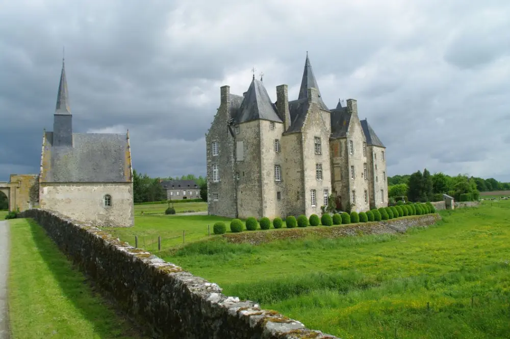 Foto de Castillo de Bourgon - POP Plateforme Ouverte du Patrimoine / Base Mérimée - © Ministère de la Culture (France), Médiathèque du patrimoine et de la photographie, diffusion RMN-GP