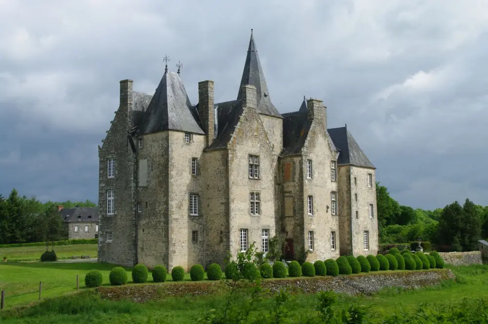Foto de Castillo de Bourgon - POP Plateforme Ouverte du Patrimoine / Base Mérimée - © Ministère de la Culture (France), Médiathèque du patrimoine et de la photographie, diffusion RMN-GP