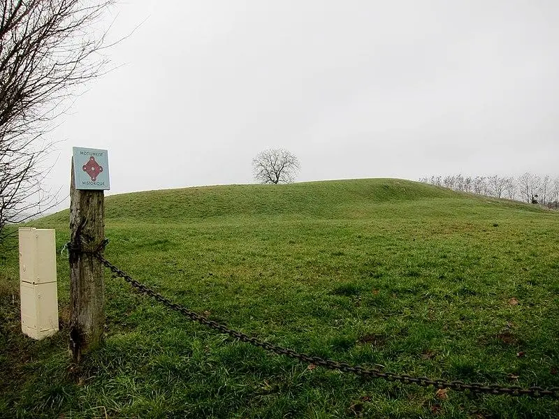 Foto de Motte Castral llamado Chatellier - Velvet - © Creative Commons (https://creativecommons.org/licenses/by-sa/4.0/deed.fr)