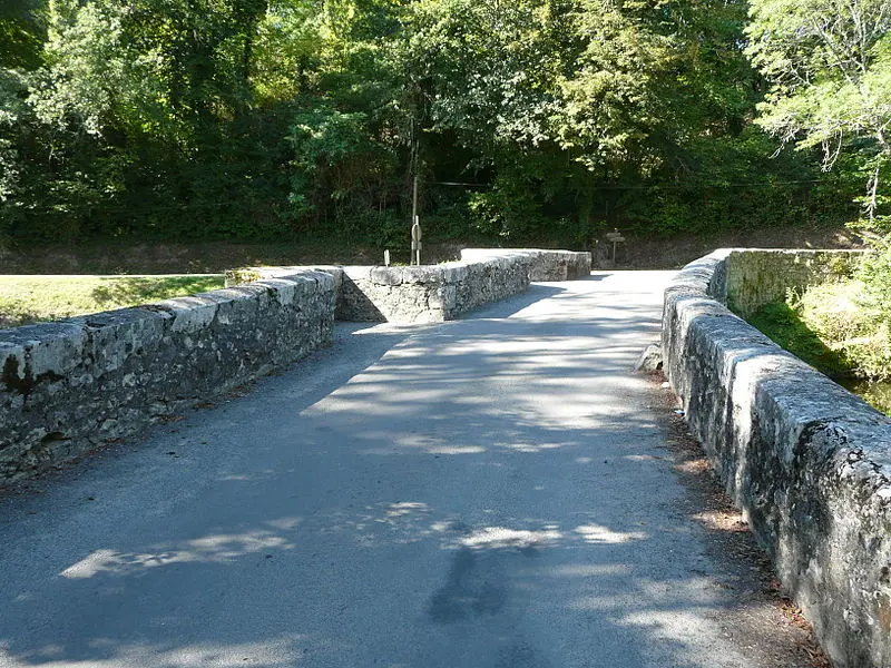 Picture of Bretou medieval bridge - Père Igor - © Creative Commons (https://creativecommons.org/licenses/by-sa/4.0/deed.fr)