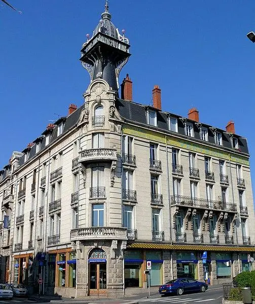 Picture of Velay verbena building - MOSSOT - © Creative Commons (https://creativecommons.org/licenses/by-sa/4.0/deed.fr)
