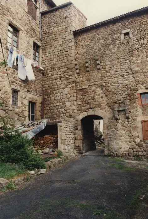 Foto de Puerta fortificada - POP Plateforme Ouverte du Patrimoine / Base Mérimée - © Ministère de la Culture (France), Médiathèque du patrimoine et de la photographie, tous droits réservés