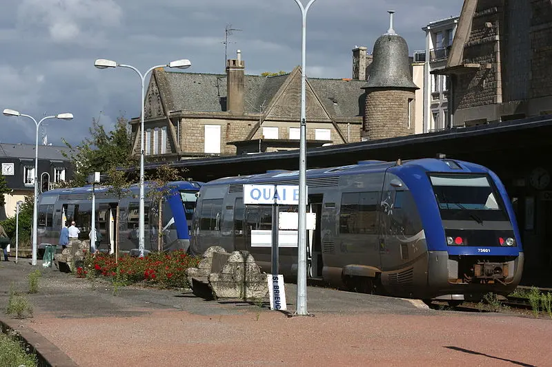 Foto de Gare S.N.C.F. - Cramos - © Creative Commons (https://creativecommons.org/licenses/by-sa/4.0/deed.fr)