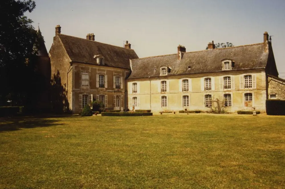 Foto de Castillo de Villebeton - POP Plateforme Ouverte du Patrimoine / Base Mérimée - © Ministère de la Culture (France), Médiathèque du patrimoine et de la photographie, tous droits réservés