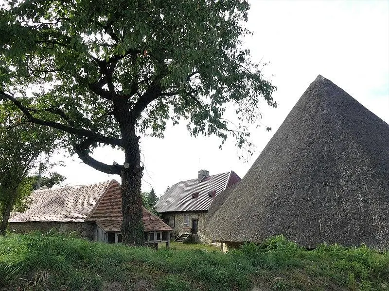 Picture of Rural set of the river (or ribière) - Père Igor - © Creative Commons (https://creativecommons.org/licenses/by-sa/4.0/deed.fr)