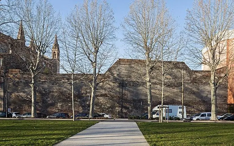 Picture of Remains of the medieval rampart - Didier Descouens - © Creative Commons (https://creativecommons.org/licenses/by-sa/4.0/deed.fr)