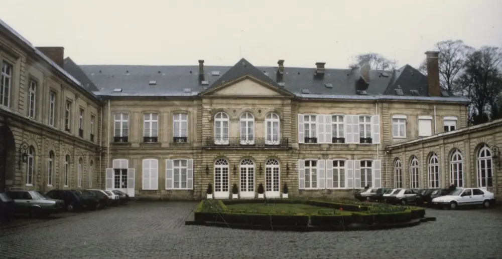 Foto di Prefettura Pas-de-Calais, ex palazzo episcopale - POP Plateforme Ouverte du Patrimoine / Base Mérimée - © Ministère de la Culture (France), Médiathèque du patrimoine et de la photographie, tous droits réservés