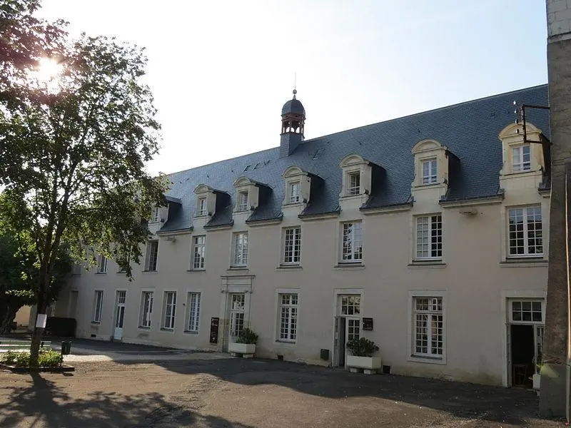 Foto von Victor-Hugo High School - Romain Bréget - © Creative Commons (https://creativecommons.org/licenses/by-sa/4.0/deed.fr)