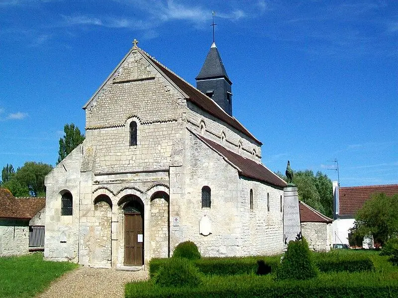 Foto di Chiesa di Sarron - P.poschadel - © Creative Commons (https://creativecommons.org/licenses/by-sa/4.0/deed.fr)