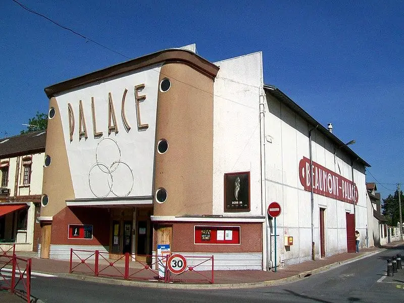 Foto de Cine del palacio - P.poschadel - © Creative Commons (https://creativecommons.org/licenses/by-sa/4.0/deed.fr)