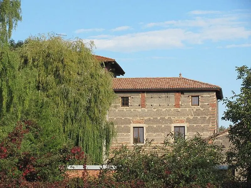Foto di Grand Moulin de MontLuel Dit "Moulin Girard" - Benoît Prieur (1975–) Autres noms Nom de naissance - © Creative Commons (https://creativecommons.org/licenses/by-sa/4.0/deed.fr)