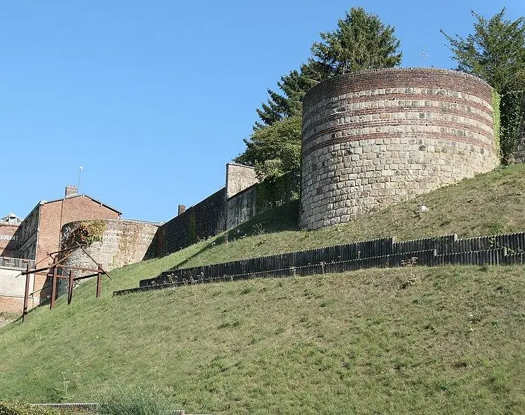 Foto von Wall - WCOMFR - © Creative Commons (https://creativecommons.org/licenses/by-sa/4.0/deed.fr)