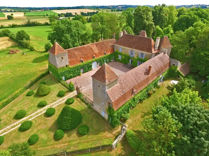 Foto de Castillo de Lonzat - Patrimoine de Jaligny et alentours - © Creative Commons (https://creativecommons.org/licenses/by-sa/4.0/deed.fr)