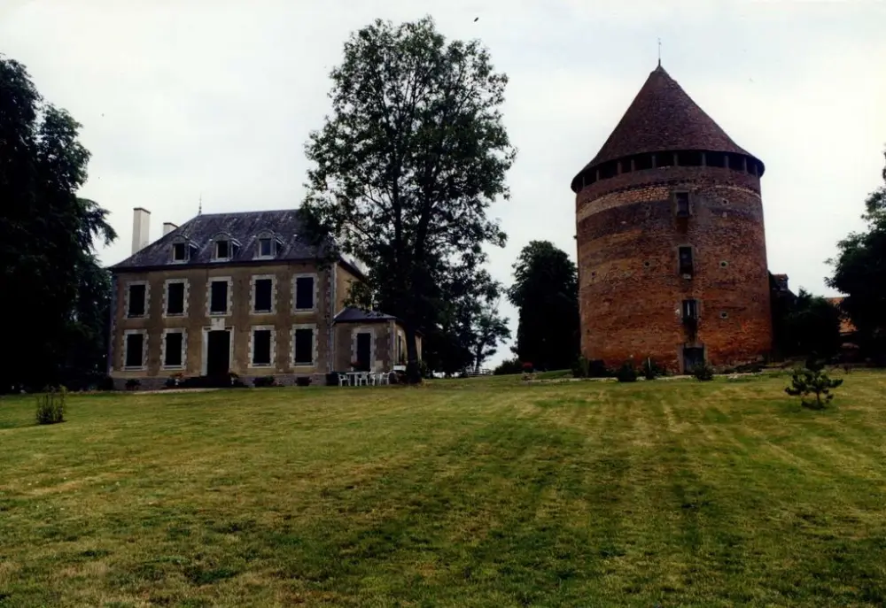 Foto de Castillo de Chambonnet - POP Plateforme Ouverte du Patrimoine / Base Mérimée - © Ministère de la Culture (France), Médiathèque du patrimoine et de la photographie, tous droits réservés