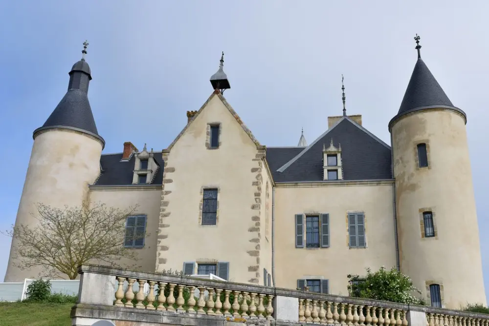 Foto von Puy-Guillon Castle - POP Plateforme Ouverte du Patrimoine / Base Mérimée - © Ministère de la Culture (France), Direction Régionale des Affaires Culturelles d'Auvergne-Rhône-Alpes – Tous droits réservés 