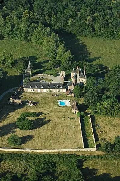 Foto von Lécluse Castle - jean-louis Zimmermann from Orange, FRANCE - © Creative Commons (https://creativecommons.org/licenses/by-sa/4.0/deed.fr)