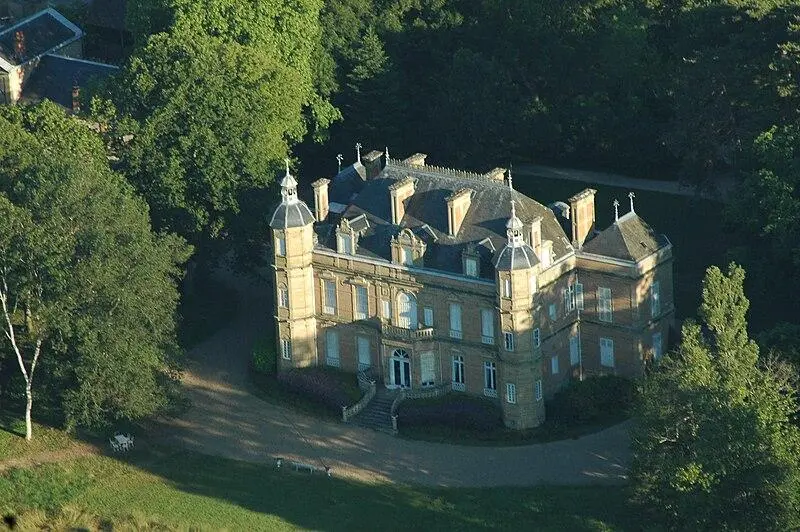 Foto von Melays Schloss - jean-louis Zimmermann - © Creative Commons (https://creativecommons.org/licenses/by-sa/4.0/deed.fr)