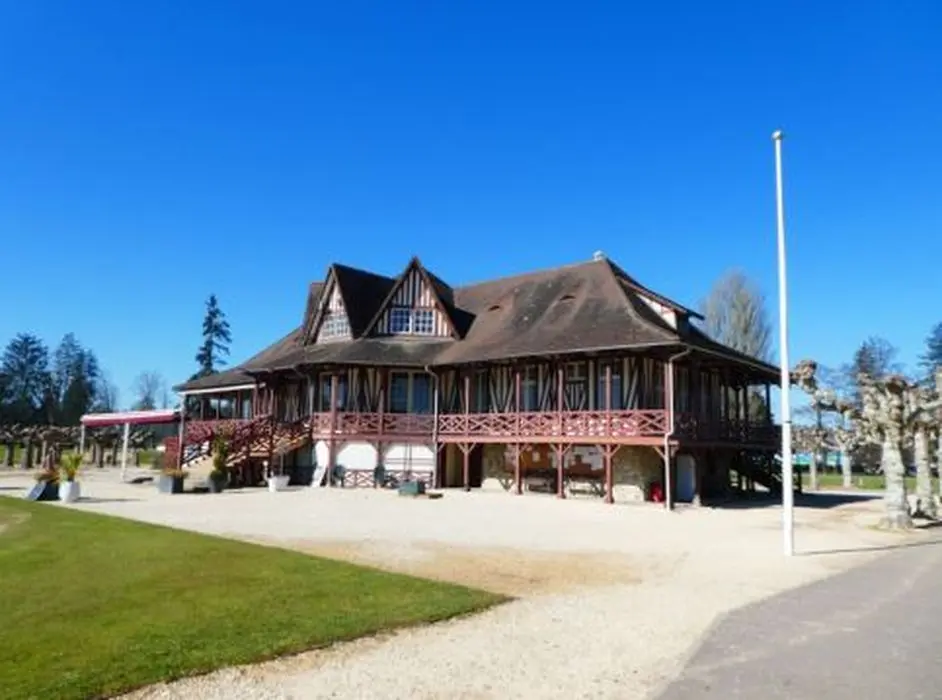 Foto von Golfpavillon - POP Plateforme Ouverte du Patrimoine / Base Mérimée - © Ministère de la Culture (France), Direction Régionale des Affaires Culturelles d'Auvergne-Rhône-Alpes – Tous droits réservés 