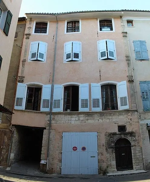 Foto di Hotel - Chabe01 - © Creative Commons (https://creativecommons.org/licenses/by-sa/4.0/deed.fr)